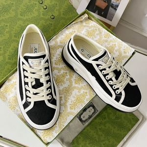 Designer Treakers Buty dla kobiet Low Top Treners G Platforma But Flat Rubber Sneaker Letter Drukowanie Vintage Trener Luksus tenis na zewnątrz 1977