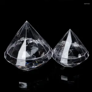 ギフトラップ12pcsクリエイティブダイヤモンド型キャンディボックスホロープラスチック透明パッケージパーティーハートの好意