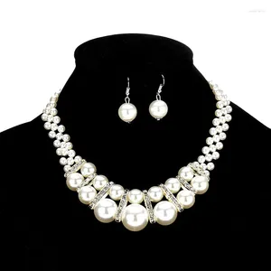 Kolczyki naszyjne Zestaw Elegancka biżuteria Pearl 3pcs dla kobiet koralika Choker Dangle Bankiet ślubny ślubny ślub