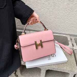 Designer Womens Handbag Womens New Spring Fashion Lock Buckle Liten Square Crossbody Bag Ladies Handheld Väskor