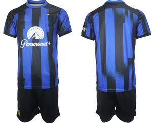 Lukaku Blue Soccer Jerseys Barella Correa Inters Milans Giroud Ibrahimovic Lautaro Milans Theo Brahim 23 24フットボールシャツ2023 2024ユニフォームメンキッズキットセットセット