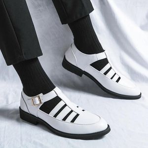 Sapatos casuais de verão moda de forma respirável sandálias de couro masculino estilo mocassins macios de alta qualidade ao ar livre branco