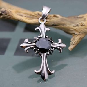 Designer CH Cross Pendant Necklace Chromes Fashion Jewelry Titanium Steel Diamond Inlaid Zircon Heart Sweater Chain Lover Gift Ny 2024 7Z1L With Bo Romes Ain