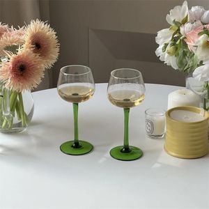 Copos de vinho Francês Cálice clássico médio vintage simples doméstico e vidro de champanhe para decoração de janelas comerciais ornamentos