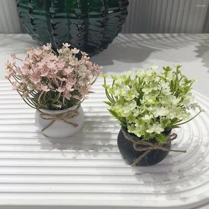 Flores decorativas 1pc mini plantas artificiais em vasos/flores ao ar livre jardim de jardim decoração primavera no verão plantas verdes simuladas