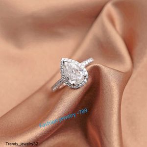 Niestandardowe 14 -krotnie złoty pierścionek zaręczynowy moissanite z 2CT zmiażdżoną lodową gruszką MOISSANIT