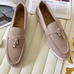 Designer loafers män kvinnor lägenheter klänning skor mocka ko läder knut lp sommar charms walk loafers låg klack glid på mjuka mockasiner loafer affärsformell casual greb