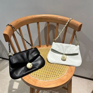 Designer handbag Underarm Bag Retro Table Tennis Handbag Women's Chain Shoulder Bag Crossbody leather Chain Parisian fashion flap Classic Sheepskin 26cmx18cm