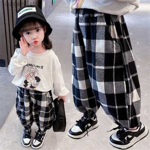 Hose Mädchen Hosen lange Hosen Baumwolle 2024 Plaid Frühling Herbst Teenager Babys Kinderhosen Outdoorteenagers Kinderkleidung L46