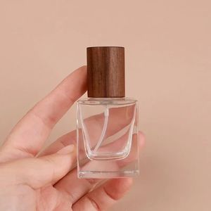 2024 1pcs 30ml 25ml Beech and Walnut Wood Cap Portable High-end Perfume Split Glass Spray Bottle Large Capacity Replacementfor portable glass spray bottle