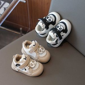 HBP NON-Brand Spring 2024 New Childrens Versatile Cartoon Baby Board Shoes Soft Sole Walking Shoes for Men and Infants