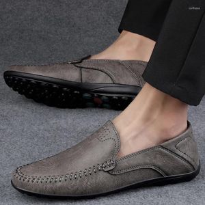 Lässige Schuhe weiche Ledermänner Schuh 23 Herbst Trend Britisch -Slipper Tennis Licht Zapatillas de Hombre