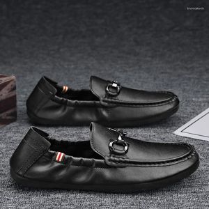 Scarpe casual maschili di lusso moccili morbidi mocassini autunnali maschi neri maschi di alta qualità in pelle di alta qualità piatti più dimensioni 38-44