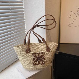 2024 New Designer Womens Crossbody Shoulder Vacation Fashion Womens Summer Simple Contrast Grass Woven Bag Fashionable Bag