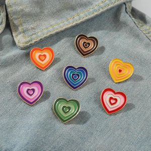 7Style Gradient Emamel Pins Custom Red Yellow Green Pink Heart Rainbow Brooch Lapel Badge Bag Fashion Jewelry Gift For Friend