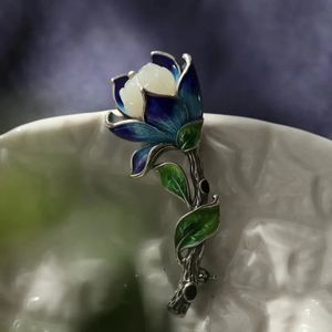 Original Craft Natural Chalcedony Magnolia Flower Brosch Enalj Porcelain Chinese Retro Winding Unique Designer Brand Jewelry 240401