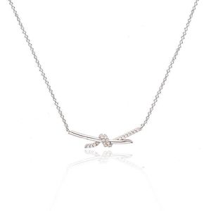 Designer Brand Summer New S925 Silver Bow Knot Necklace Gold Plated Minimalist Style Interwoven Womens collarbone Chain