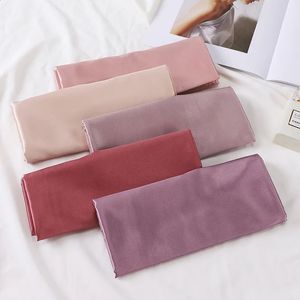 Hijabs Silk Solid Color Shawls pannband Hijabs Scarvs Scarf Gliding Handduk Wrap Muslim Women Veil Shawls Ladies Sjaal 240327