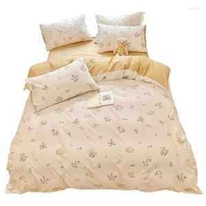 Sängkläder set Cotton Four-Piece Set 100 Pure Bed Sheet Däcke Cover Three-Piece Spring and Summer Girl