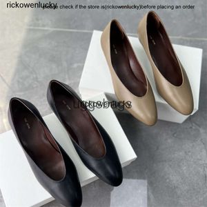 ROW SHOSE CHUNYUAN THE ROW THE ROW UNGINE LEATHER SHALY WEERNOW CAT HEELS FASION RAUND TOEシングルシューズ用汎用な通勤靴レディースシューズ高品質