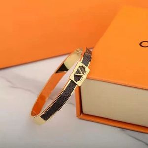 Luxury Gold Plated Bracelet Designer Classic Leather Style Retro Style Bracelet Charming Charm Girl High Quality Bracelet With Box Wedding Gift