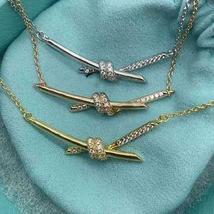 Designer Brand Gold KNOT Knot Necklace High Quality CNC Hand Set Half Diamond Smooth Asymmetric Rose Lock Bone Chain Double Rows With logo