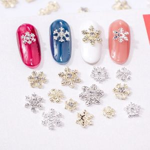 50pcs decorazioni per nail art in fioctoni di neve oro/argento disegni in metallo per chiodo in metallo scintillanti per la nail art forniture pietre 240401