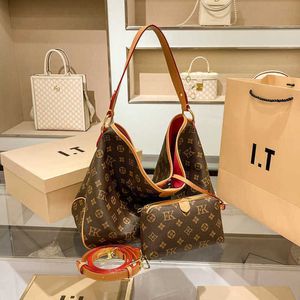 مصممة Womens Handbag حقيبة كبيرة من السعة كبيرة الراقية يشعر حقيبة دلو كتف واحدة محمولة للنساء الفخمة الفاخرة