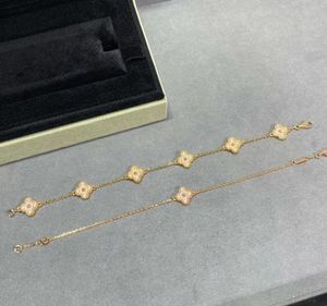 Colares pendentes de designer de marca de luxo VA 18K Cadeia cruzada de ouro Mini Clover 4 Folha 6 Flor Gardaça de Diamante Shining Crystal CZ Zirc8423536