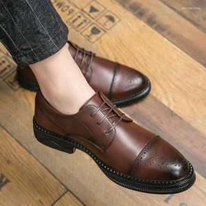 Scarpe eleganti autunno 2024 da cucina tavola da cucina in pelle casual protezione del lavoro di lavoro nero puro nero