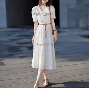 Sommaren 2023 Nya koreanska eleganta älvklänningar Barn i mitten av längd stil elegant vit spets midjeklänning