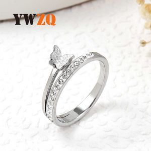 Fashionable Stainless Steel Jewelry Cutting Sandblasting Butterfly Inlaid with Ceramic Mud Diamond Womens Titanium Ring