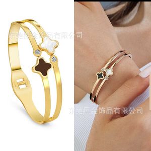 Vans Fashion Clover Hot Selling Gold Armband Black and White Seashell Four Leaf Clover Gold-Plated Armband Exquisite Armband