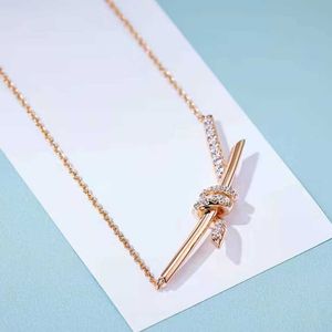 Designer Brand Rope Knot Necklace for Women 925 Silver Junior High end Simple Light Luxury Set with Diamond Twisted French Collar Chain Rose Gold Ornament