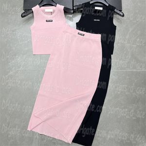 Gonne per canotte a maglia da lavoro da donna Tops canotte da maglieria estate di lusso fresco abiti sottili sexy slice Deisgner Black Pink Signle Set