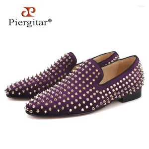 Casual Shoes Piergitar 2024 Handmade Purple Velvet With Gold Rivets Men Loafers Fashion Party And Prom Somking Slippers Plus Size Men's