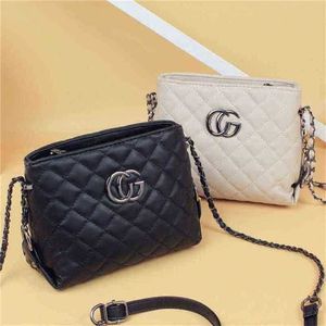 2024 Nowy projektant damski Crossbody Sainge Sainge Messenger Small Square Online Celebrity Vagrant Bag