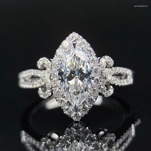 Bröllopsringar 2024 Trendiga kvinnor Marquise Cubic Zirconia Inlaid Stone Högkvalitativ silverfärg Kvinnlig engagemangsmycken