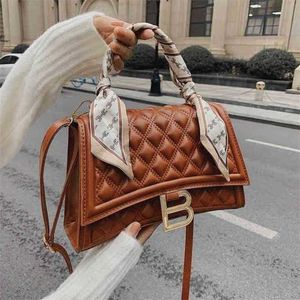 2024 NY DESIGNER WOMENS CROSSBODY AGALDE KOREAN DIAGONAL CROSS RÖDA LITA STRATA DIAMONDA LATTICE BRODERAD TRÅD Kedjan armhålväska