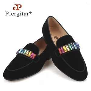 Casual Shoes Piergitar Model Black Velvet Men loafers med blandade färger Rhinestone Fashion Party och Banket Men's Dress Plus Size