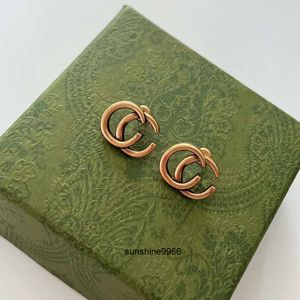 Brincos de carta clássicos Os pregos têm selos Retro 14K Brincos de ouro para festas de casamento feminino Jóias de presente de aniversário