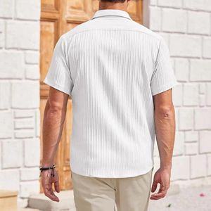 Men's Casual Shirts Short-sleeved Men Shirt Summer Button-down With Chest Pocket Striped Design Breathable Soft Business For Formal