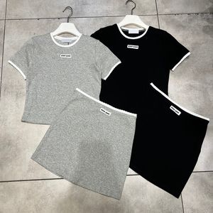 Contrasto Color Women Tant Shirt Outfit Designer di lusso Elegante set di top estive set grigio Black Casual Daily Tees Mini Scaia set