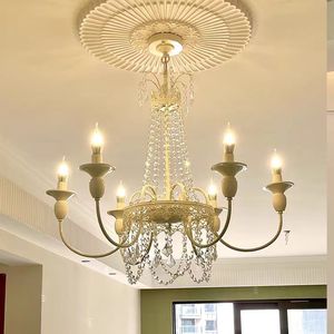 Franska vintage vardagsrum ljuskronor kristall amerikansk land villa grand prinsessa rum sovrum restaurang grädde vindbelysning