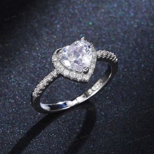 Romantische glänzende weiß vergoldete weiße golatierte herzförmige Ring Zirkon CZ für immer Liebe Herzfinger Ring Valentinstag Schmuck