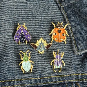 Pin di smalto per insetti di scarabeo personalizzati personalizzati di boccine per le falene tamponne badge di lana naturali regalo di gioielli per bambini