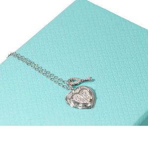 Designer -Marke Love Key Halskette weibliche Tiffays Herz Englisch Hanging Tag Roségold Sterling Silber 925 Lockknochen mit Logo