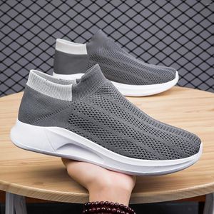 Scarpe casual a maglia calzini sneaker zeppe piattaforma piattaforma a mesh traspirante con mesh sport slip su coppia non grandi di grandi dimensioni 2024