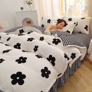 Set di biancheria da letto Copertina di piumini di lusso set inverno addensare il latte caldo velluto foglio letto carino e federe tessili per la casa