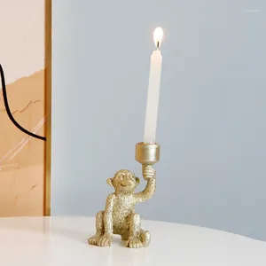 Candle Holders 1pc Creative Monkey Style Candlestick Simple Wedding Decoration Bar Party Living Room Home